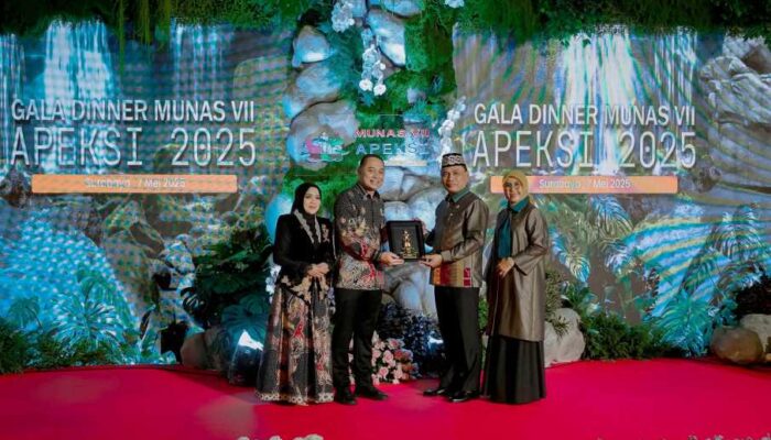 Wali Kota Seluruh Indonesia Berkumpul dalam Gala Dinner APEKSI VII di Surabaya