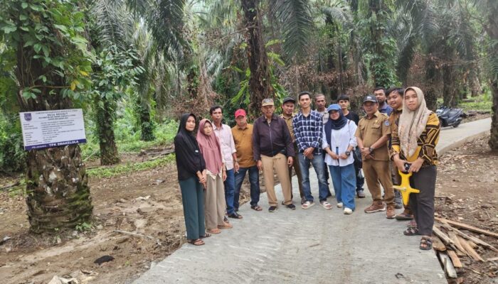 Desa Mesigit Resmikan Pembangunan Rabat Beton Tahap Pertama