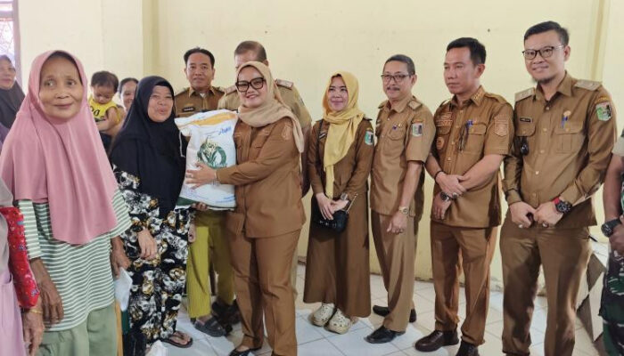 458 Keluarga di Negara Nabung Terima Bantuan Pangan Nasional Berupa Beras