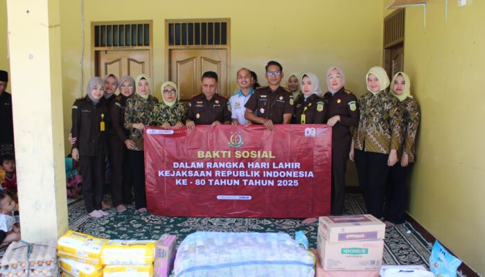 Kejari Balam Gelar Bakti Sosial dan Anjangsana Peringati Hari Lahir Kejaksaan ke-80