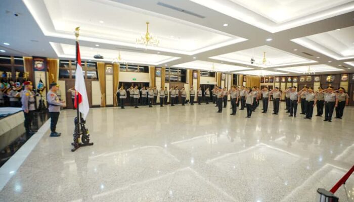 27 Perwira Tinggi Polri Naik Pangkat, Empat Jenderal Sandang Pangkat Komjen