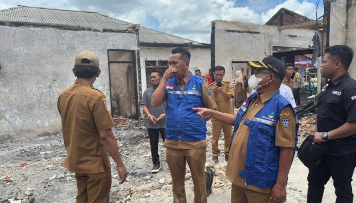 Wabup Bengkulu Utara Salurkan Bantuan untuk Korban Kebakaran di Desa Suka Makmur