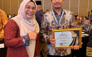 Bupati Bengkulu Utara Raih Genting Award 2025 dari BKKBN atas Komitmen Cegah Stunting