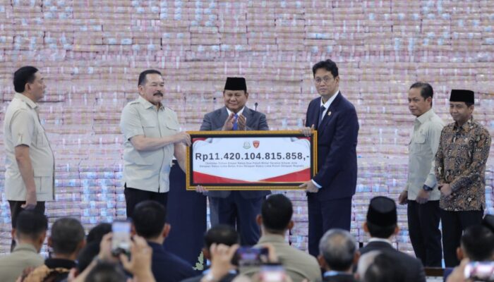 Disaksikan Presiden Prabowo, Satgas PKH Setor Rp11,42 Triliun ke Kas Negara