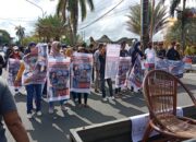 Massa Demo Desak Gubernur Bengkulu Nonaktifkan Kadis PU Terkait Dugaan Skandal Asusila