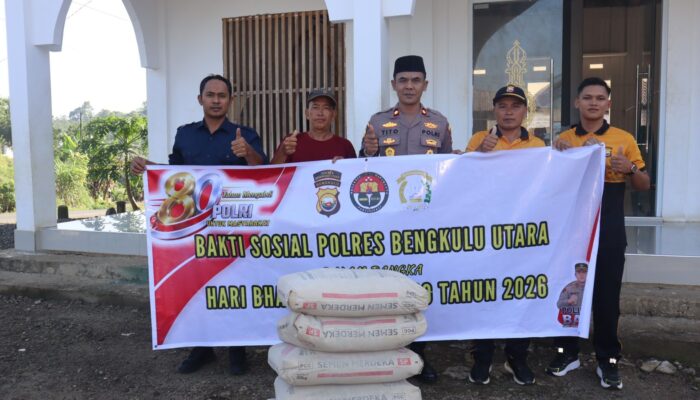 Sambut Hari Bhayangkara ke-80, Polres Bengkulu Utara Gelar Bakti Religi dan Salurkan Bantuan untuk Rumah Ibadah