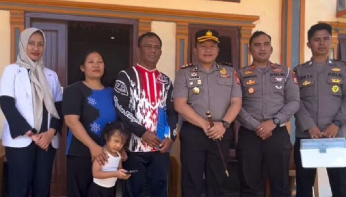 Kapolres Bengkulu Utara Jenguk Personel yang Sakit, Berikan Dukungan Moril dan Doa Kesembuhan