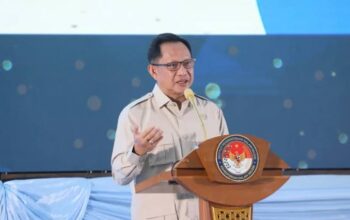 Mendagri Minta Kepala Daerah Stop Rekrut Honorer Baru, Soroti Praktik Titip Timses Bebani APBD